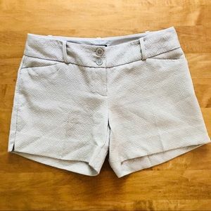 NWT The Limited Beige/Cream Patterned Shorts Sz 2